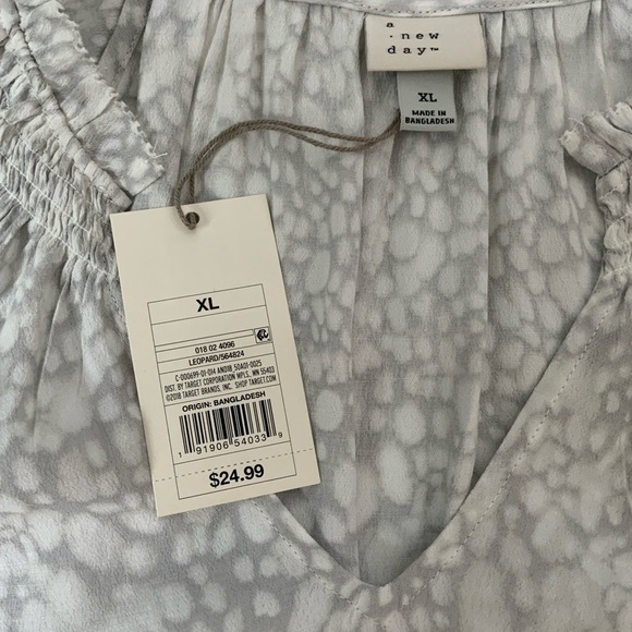 A New Day Short Flutter Sleeve Animal Print Top XL - Picture 8 of 12